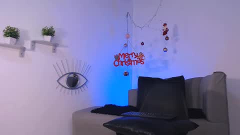 Snapshot of deivy_gram chatting on 12-23-24, 04:22  DEIVY  online show from 12-23-24, 04:22