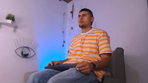 Snapshot of deivy_gram chatting on 01-05-25, 08:00  DEIVY  online show from 01-05-25, 08:00