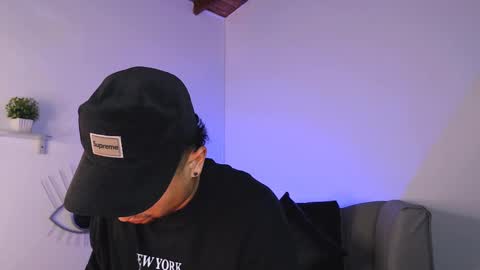 Snapshot of deivy_gram chatting on 01-18-25, 04:26  DEIVY  online show from 01-18-25, 04:26