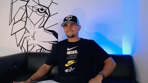 Snapshot of deivy_gram chatting on 02-03-25, 04:25  DEIVY  online show from 02-03-25, 04:25