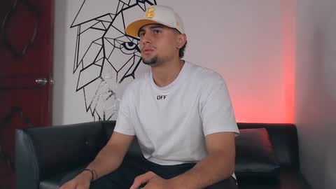 Snapshot of deivy_gram chatting on 02-05-25, 04:16  DEIVY  online show from 02-05-25, 04:16