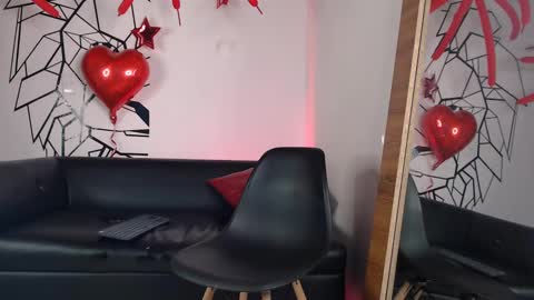 Snapshot of deivy_gram chatting on 02-16-25, 04:20  DEIVY  online show from 02-16-25, 04:20