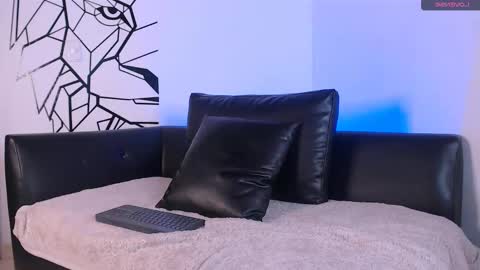 Snapshot of deivy_gram chatting on 09-18-25, 02:02  DEIVY  online show from 09-18-25, 02:02