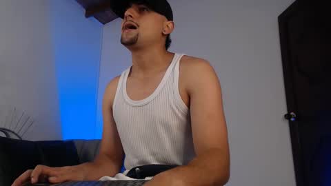 Snapshot of deivy_gram chatting on 09-27-25, 04:17  DEIVY  online show from 09-27-25, 04:17