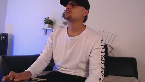 Snapshot of deivy_gram chatting on 10-24-25, 01:24  DEIVY  online show from 10-24-25, 01:24