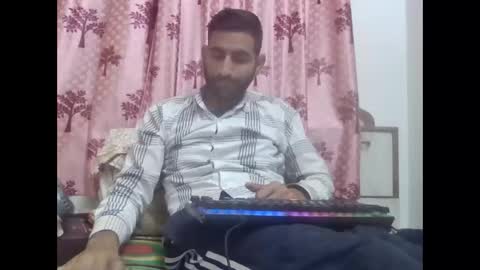 Snapshot of delhihornycouple chatting on 01-13-26, 11:37 akash kavya online show from 01-13-26, 11:37