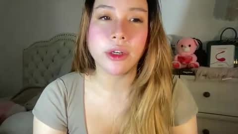 iyalicious online show from 03-03-25, 01:42