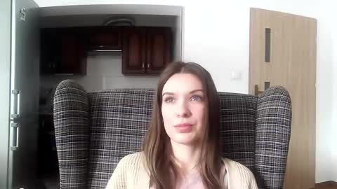 Snapshot of delightaurora chatting on 02-18-25, 11:00 Aurora online show from 02-18-25, 11:00