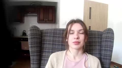 Snapshot of delightaurora chatting on 02-19-25, 11:06 Aurora online show from 02-19-25, 11:06