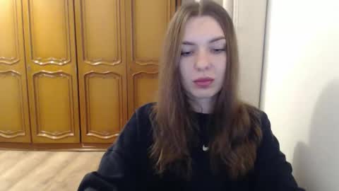 Snapshot of delightaurora chatting on 11-19-25, 06:46 Aurora online show from 11-19-25, 06:46