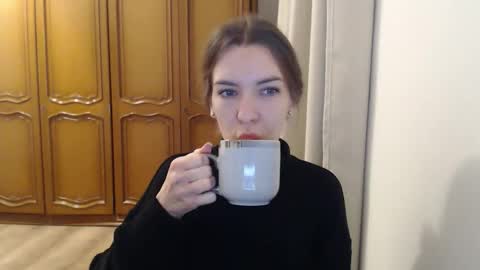 Snapshot of delightaurora chatting on 11-24-25, 06:35 Aurora online show from 11-24-25, 06:35