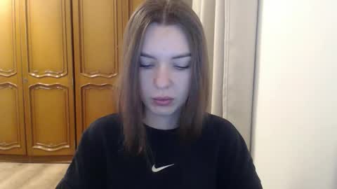 Snapshot of delightaurora chatting on 12-02-25, 06:30 Aurora online show from 12-02-25, 06:30