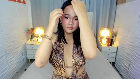 Tyra Colins online show from 12-17-24, 09:16