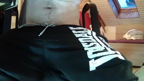 Snapshot of delling235 chatting on 09-10-25, 05:29 delling235 online show from 09-10-25, 05:29