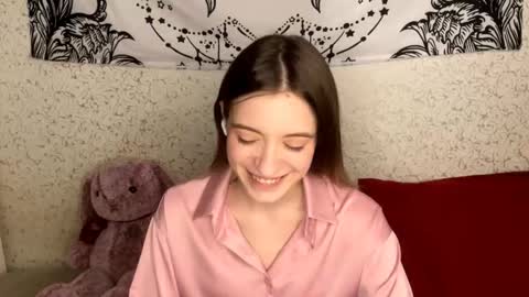 Sia online show from 12-18-25, 12:11