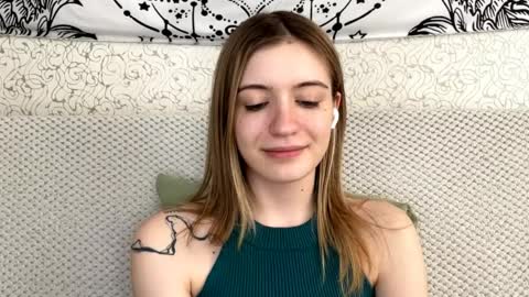 Sia online show from 04-02-26, 01:09