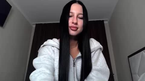 Snapshot of delly_love chatting on 10-13-25, 07:36 delly_love online show from 10-13-25, 07:36