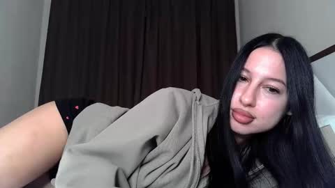 Snapshot of delly_love chatting on 10-14-25, 07:25 delly_love online show from 10-14-25, 07:25