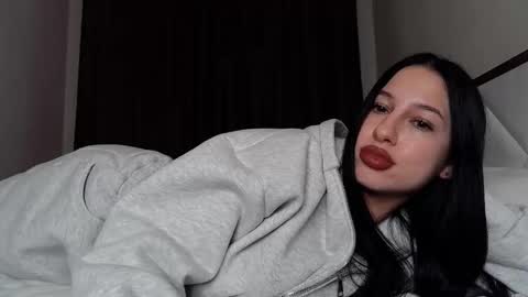 Snapshot of delly_love chatting on 10-16-25, 07:26 delly_love online show from 10-16-25, 07:26