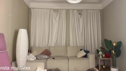 Delora online show from 11-20-25, 04:34