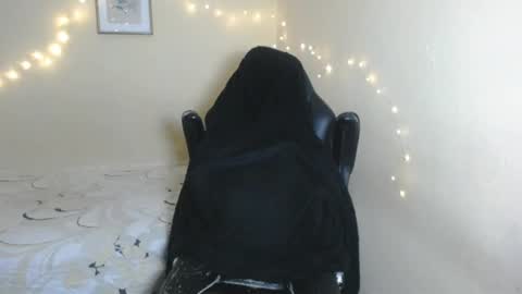 Snapshot of demeter_salviati chatting on 02-09-25, 03:11 Demeter Salviati online show from 02-09-25, 03:11