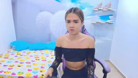 Snapshot of demi_leed chatting on 02-09-26, 11:58 DEMI online show from 02-09-26, 11:58