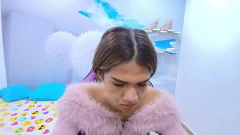 Snapshot of demi_leed chatting on 02-12-26, 11:49 DEMI online show from 02-12-26, 11:49