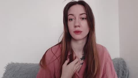 Snapshot of demiamour chatting on 10-15-25, 09:31 Demi. not your babybabebb and other shit online show from 10-15-25, 09:31