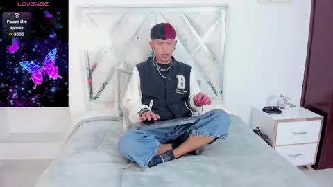 Demian and Salvatore online show from 09-29-25, 11:37