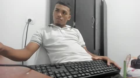 Snapshot of demol_latin chatting on 12-27-24, 07:46 MASTER DAV online show from 12-27-24, 07:46
