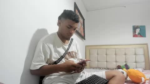 Snapshot of demol_latin chatting on 01-15-25, 02:24 MASTER DAV online show from 01-15-25, 02:24