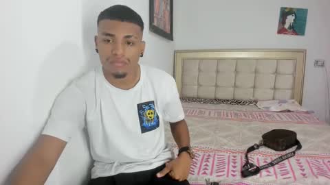 Snapshot of demol_latin chatting on 01-18-25, 04:37 MASTER DAV online show from 01-18-25, 04:37