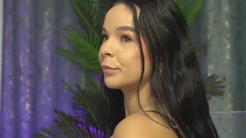 Snapshot of deniseblu chatting on 09-26-25, 05:33 deniseblu online show from 09-26-25, 05:33