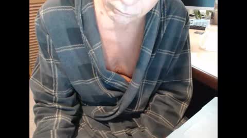 Snapshot of denn_jett chatting on 12-04-25, 10:24 Den Jet online show from 12-04-25, 10:24