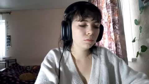 Aki online show from 11-19-25, 07:08