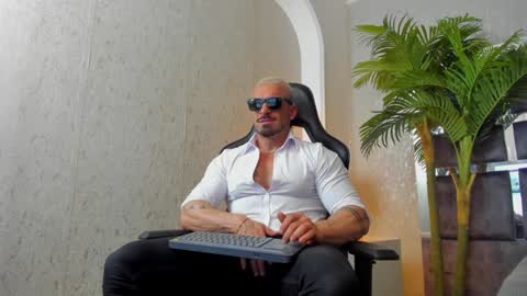 Snapshot of dennis_cox_ chatting on 01-08-25, 12:26 dennis_cox_ online show from 01-08-25, 12:26