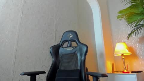 Snapshot of dennis_cox_ chatting on 01-14-25, 12:56 dennis_cox_ online show from 01-14-25, 12:56