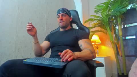 Snapshot of dennis_cox_ chatting on 01-17-25, 10:33 dennis_cox_ online show from 01-17-25, 10:33