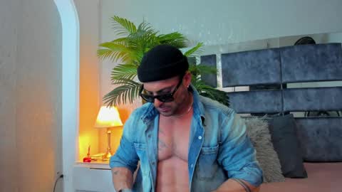 Snapshot of dennis_cox_ chatting on 01-18-25, 12:04 dennis_cox_ online show from 01-18-25, 12:04