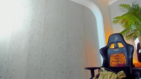 Snapshot of dennis_cox_ chatting on 01-21-25, 05:30 dennis_cox_ online show from 01-21-25, 05:30
