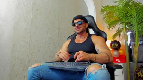 Snapshot of dennis_cox_ chatting on 01-22-25, 06:52 dennis_cox_ online show from 01-22-25, 06:52