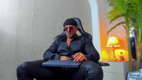 Snapshot of dennis_cox_ chatting on 01-26-25, 03:14 dennis_cox_ online show from 01-26-25, 03:14