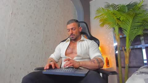 Snapshot of dennis_cox_ chatting on 02-04-25, 01:16 dennis_cox_ online show from 02-04-25, 01:16