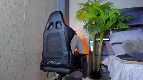 Snapshot of dennis_cox_ chatting on 02-16-25, 02:00 dennis_cox_ online show from 02-16-25, 02:00