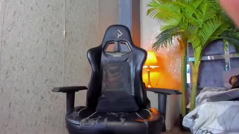 Snapshot of dennis_cox_ chatting on 02-21-25, 04:59 dennis_cox_ online show from 02-21-25, 04:59