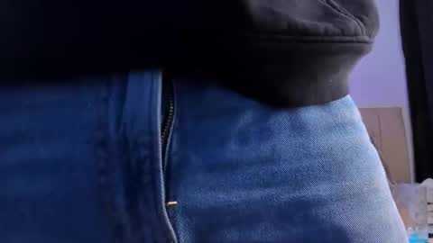 dennis munera online show from 11-19-25, 04:23