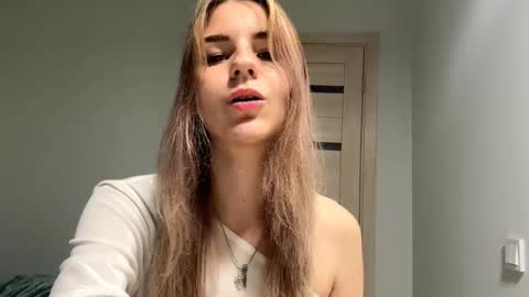 Denni online show from 09-20-25, 05:03