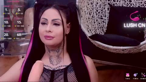 Snapshot of denychantall chatting on 02-11-25, 11:32 denychantall online show from 02-11-25, 11:32