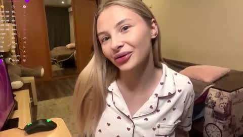 Vi  Victoria online show from 11-28-25, 02:09