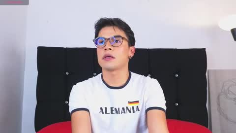 Snapshot of dereck_jeter chatting on 02-10-26, 01:53 dereck jeter online show from 02-10-26, 01:53